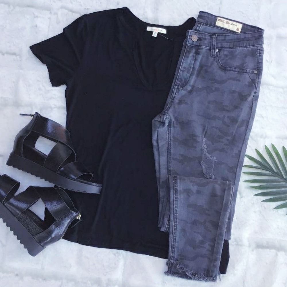 Casual Chic Charcoal Camo Ripped Skinny Jeans - Picture 2 of 16